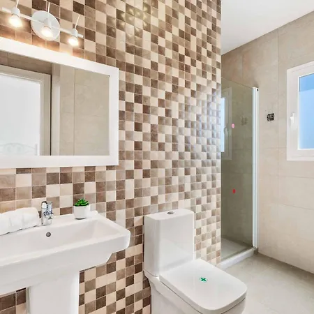 Juncos Villa Nerja